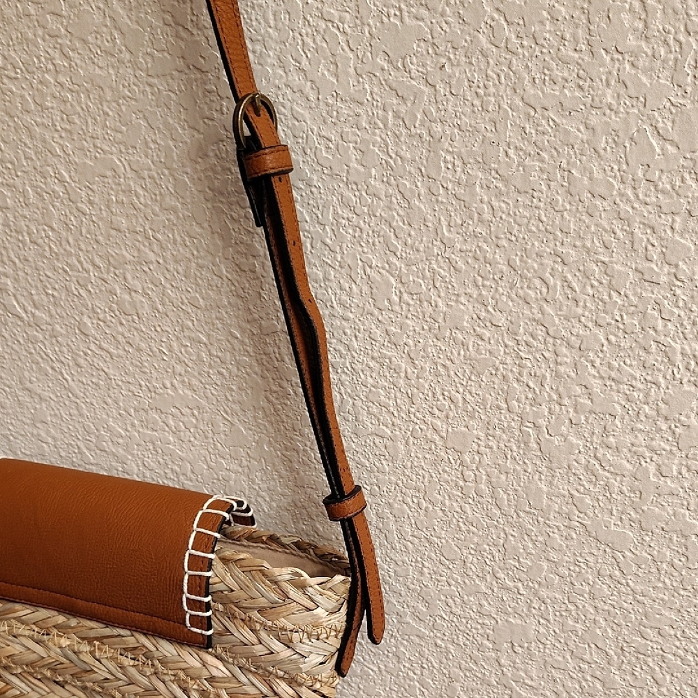 Universal Thread Tan and Brown Woven Crossbody Bag MBCS - Picture 5 of 13